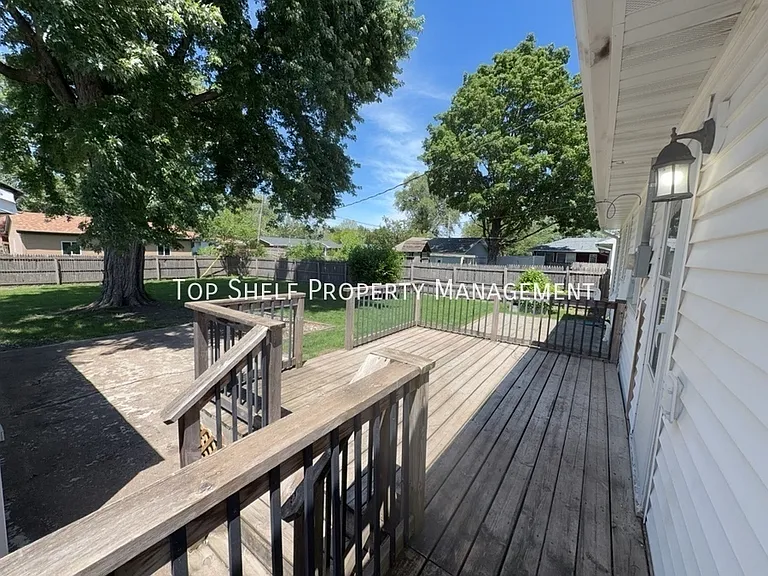 514 SW Cherry St — Photo 9