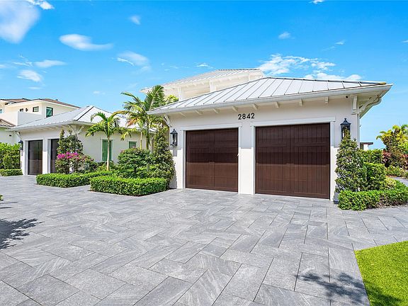 4th image of 2842 SW Rivers End Way