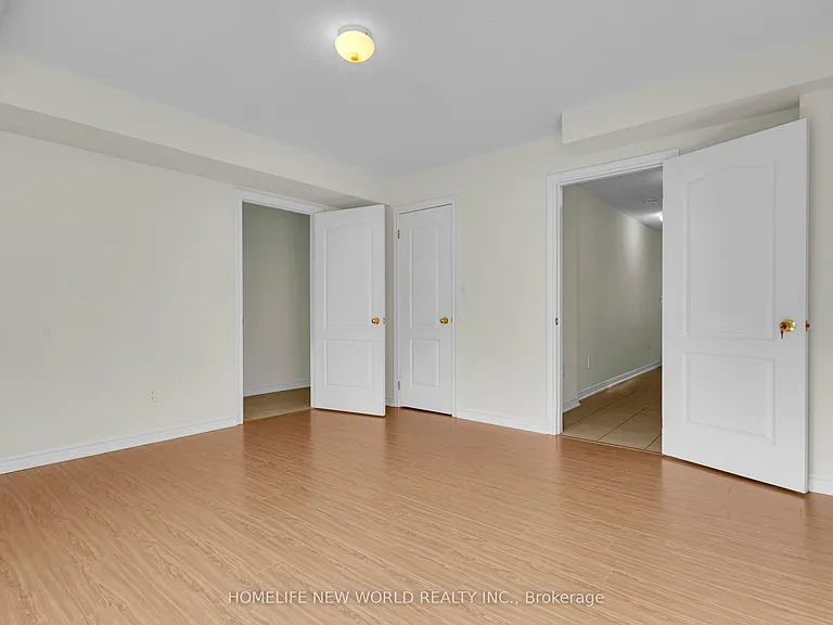 8 Shiff Cres — Photo 4