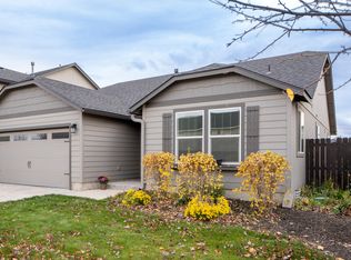 2584 NW Hemlock Way, Redmond, OR 97756