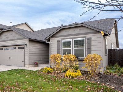 2584 NW Hemlock Way, Redmond, OR, 97756