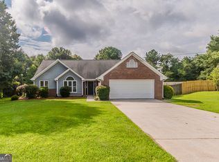 250 Meadow View Dr, Grayson, GA 30017