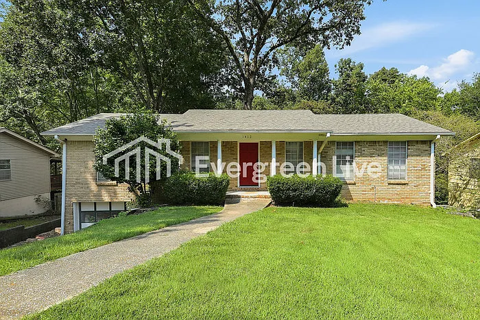 3 bed, 2.0 bath, 1430 sqft, $1,345 — Photo 2