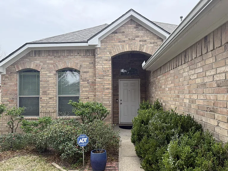 23910 Fairport Harbor Ln — Photo 1
