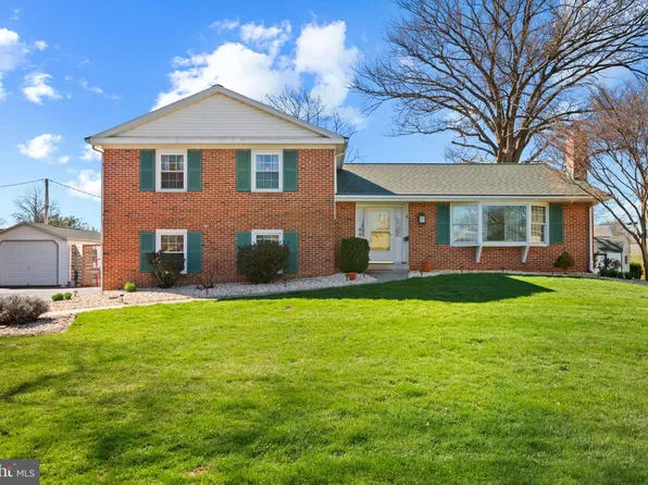 16 Holly Dr, Palmyra, PA 17078