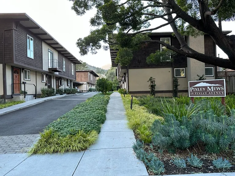 19 Pixley Ave — Photo 48