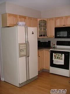 3rd image of 37 Peeker Ave