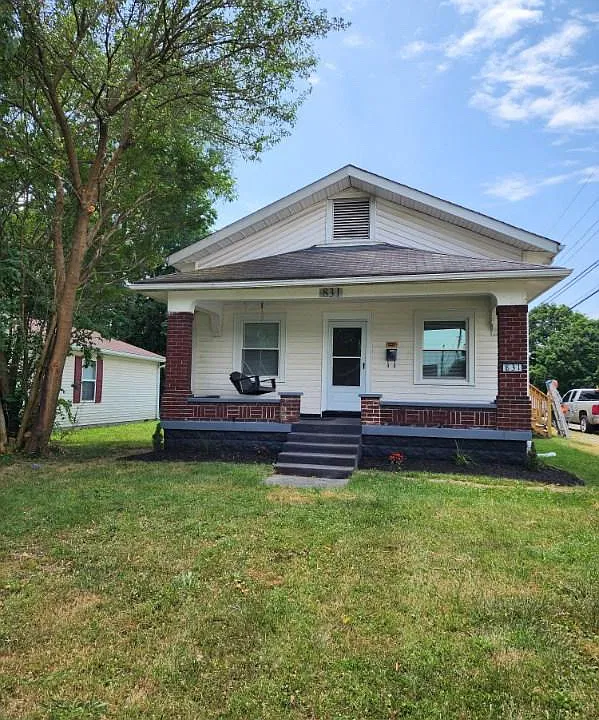 831 Penn St