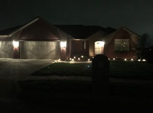 1307 N Farmington Dr, Ozark, MO 65721