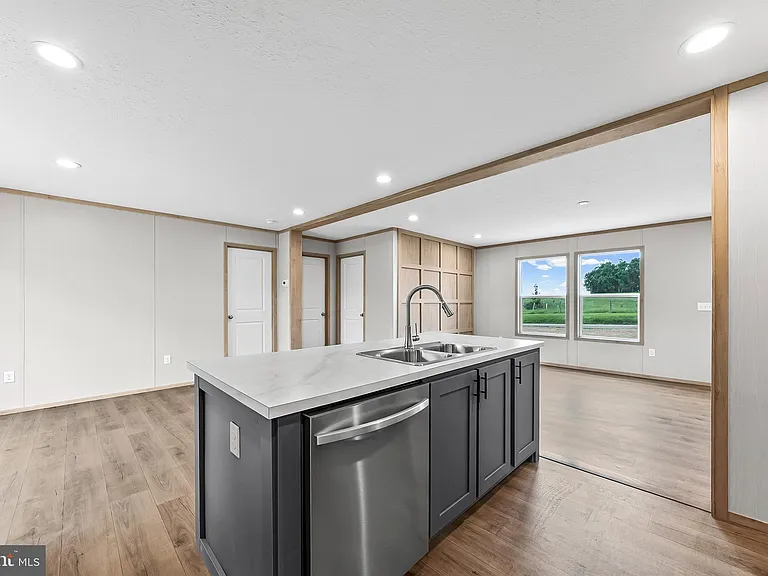 328 Line Rd — Photo 8