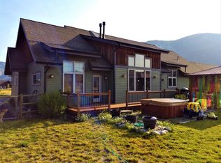10 Primrose Ln, Gallatin Gateway, MT 59730