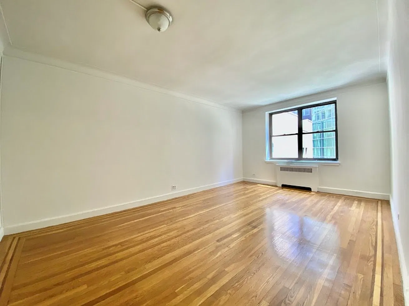 8 East 48th Street — Photo 4