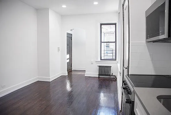 Rented by Dynamik Realty | media 20