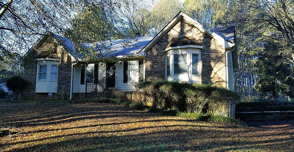 1st image of 105 Valley Green Dr