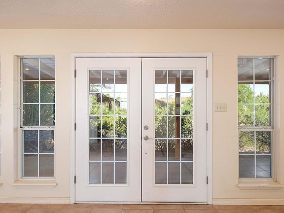 5th image of 4825 Senita Dr