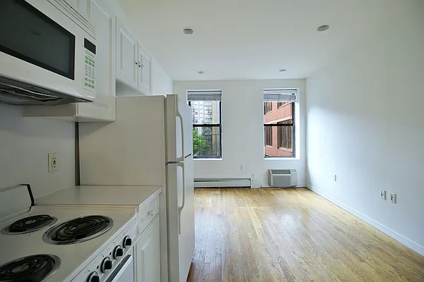 Rented by Julianna Realty Corp | media 18