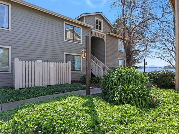 152 Lakeshore Ct #1, Richmond, CA 94804