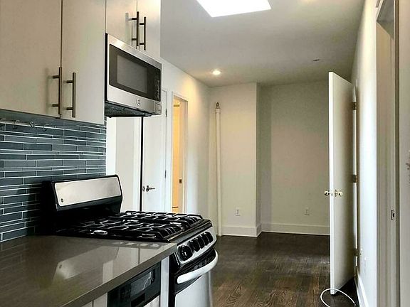 3rd image of 230 E 7th St #4DD