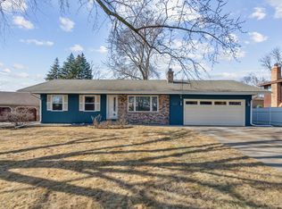 8370 Red Rock Rd, Eden Prairie, MN 55347