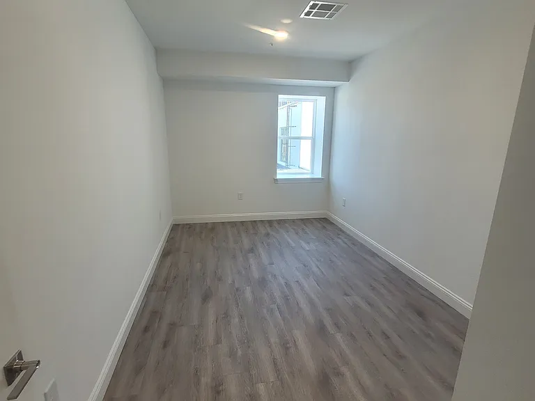 37 Main St #7 — Photo 11