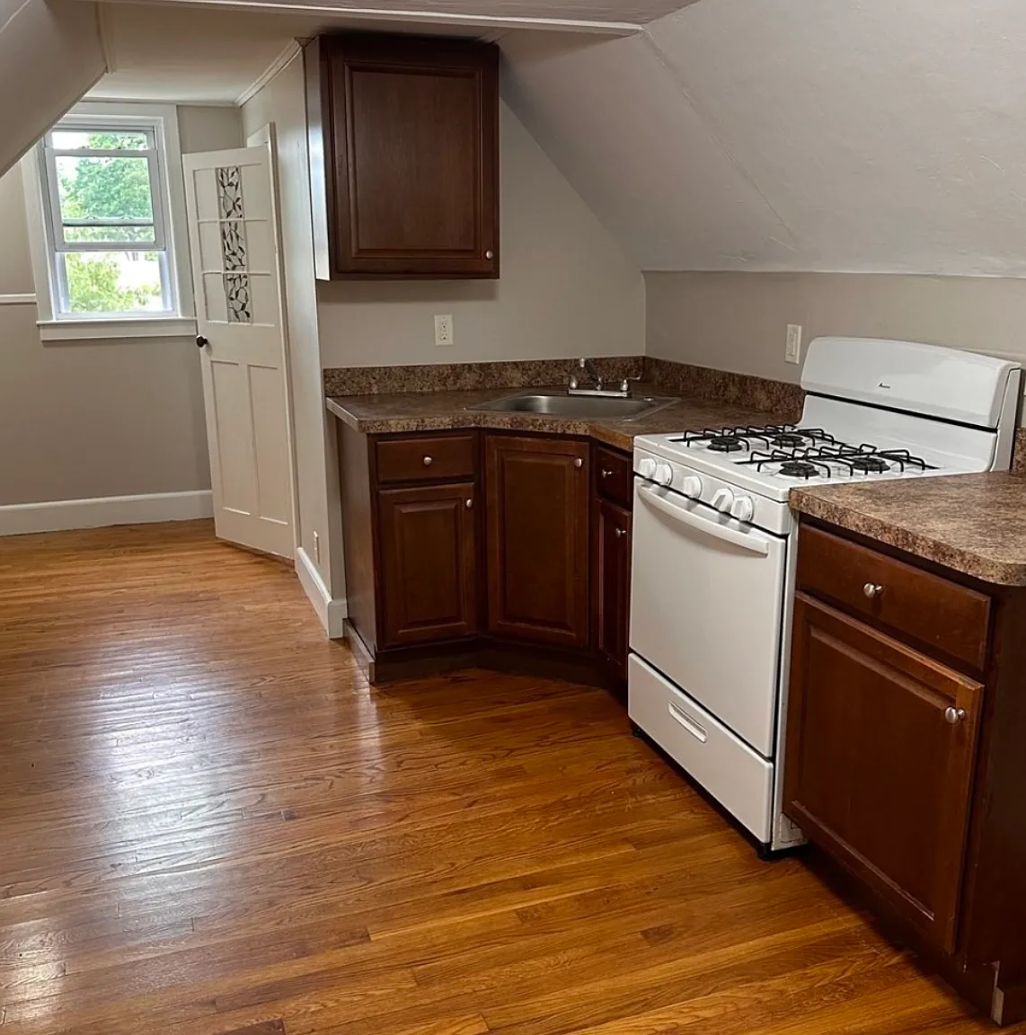 1 bed, 650 sqft, $1,900 — Photo 4