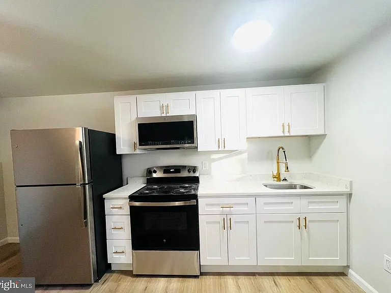 401 Bluebell Rd #B — Photo 6