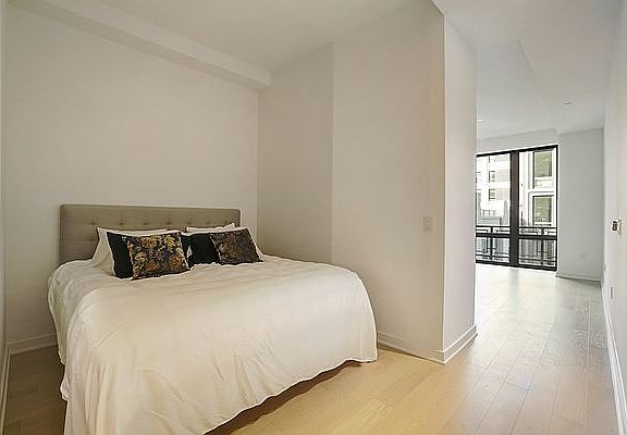 4th image of 77 Charlton St APT S10e