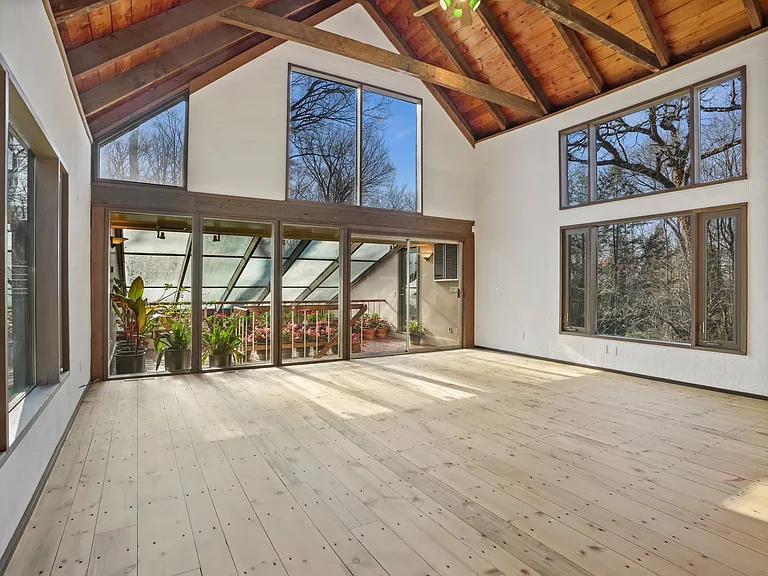 Great Room looking toward Solarium.