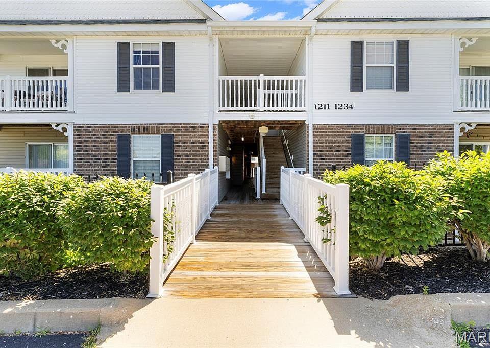 1st image of 1233 Saravalle Dr