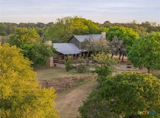 401 Clear Creek Ln, Fredericksburg, TX 78624
