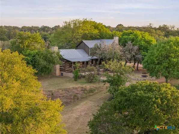 401 Clear Creek Ln, Fredericksburg, TX 78624