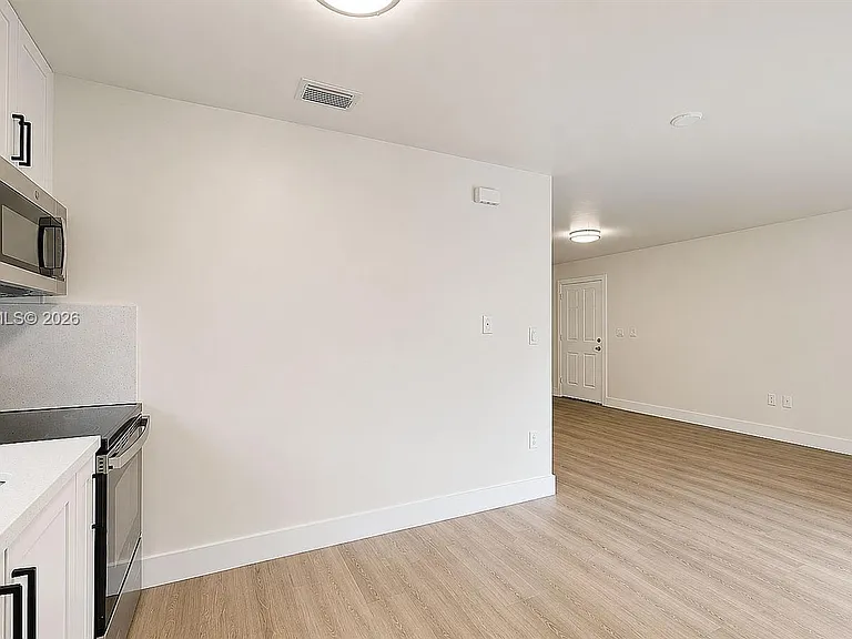 1670 W 42nd St #1672 — Photo 10