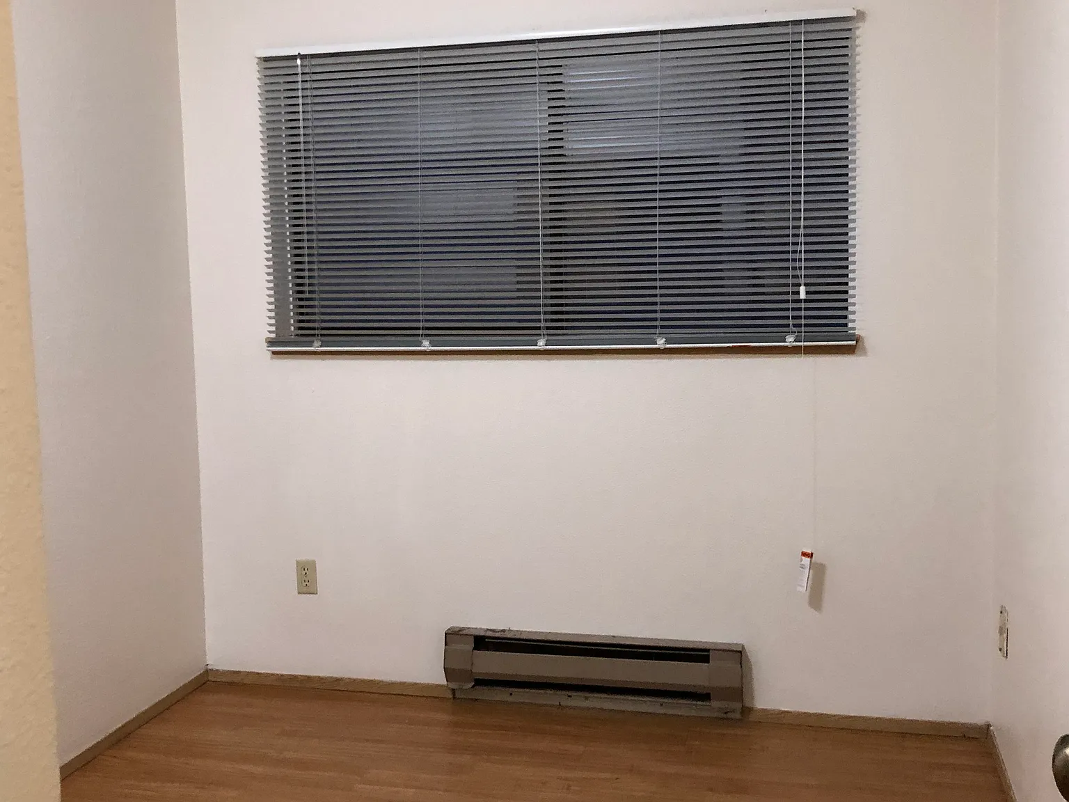 3 bed, 1.5 bath, 687 sqft, $1,900 — Photo 3