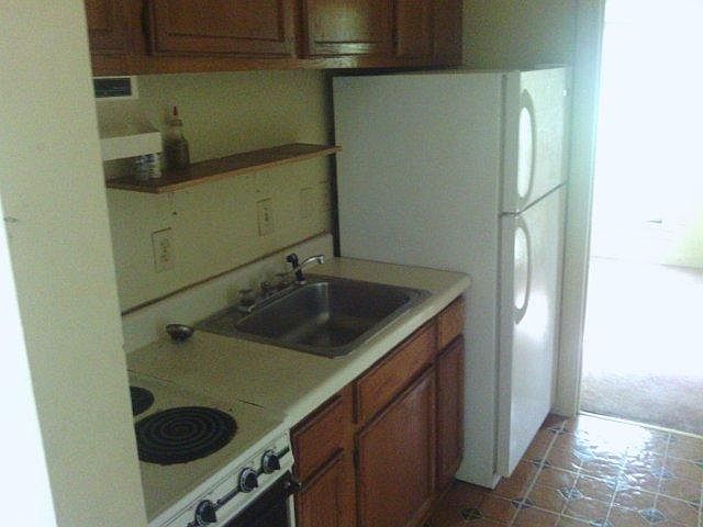 2nd image of 810 Madison St APT A