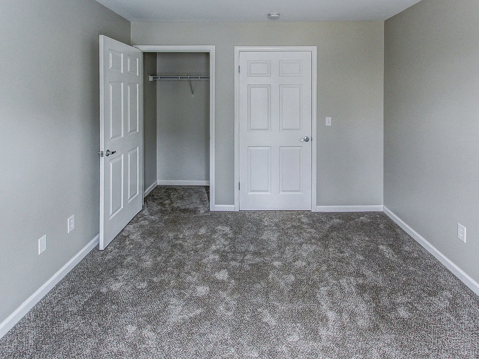 Columbia Apartments — Photo 2