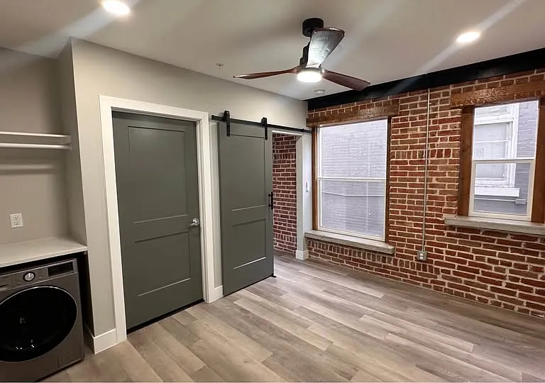 1440 N Clarkson St — Photo 5