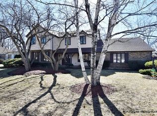 2352 Tanglewood Ct, Aurora, IL 60506