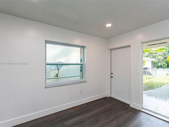 5th image of 11318 Peachtree Dr
