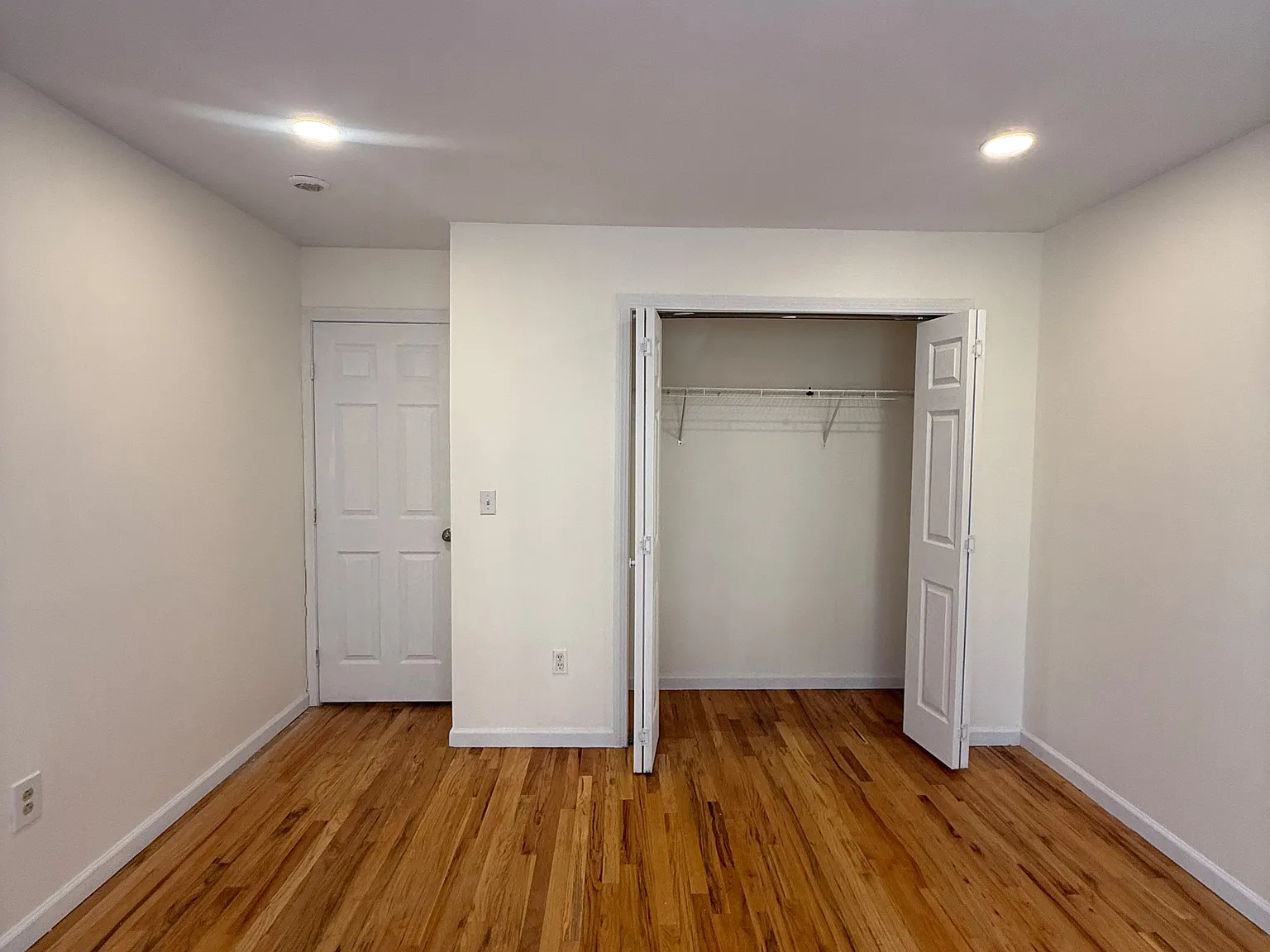 20 Courtney Pl — Photo 3