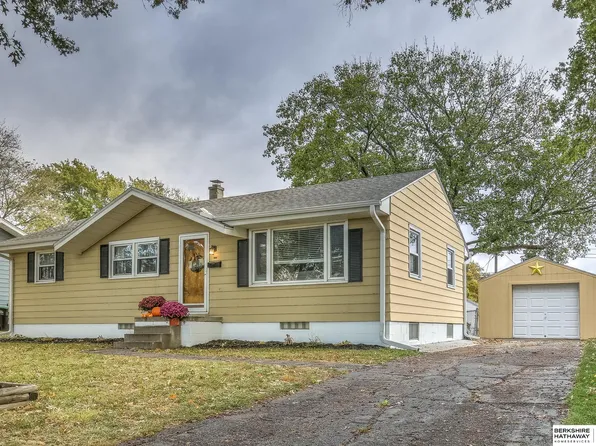 3727 S 49th Ave, Omaha, NE 68106