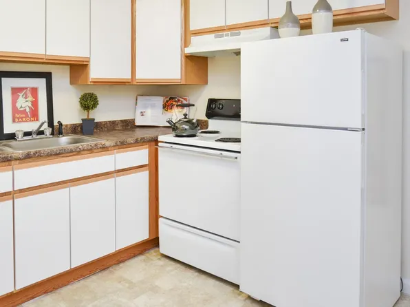 B180 (Keewaydin Pines), 180-182 Blueberry Ln #13, Laconia, NH 03246