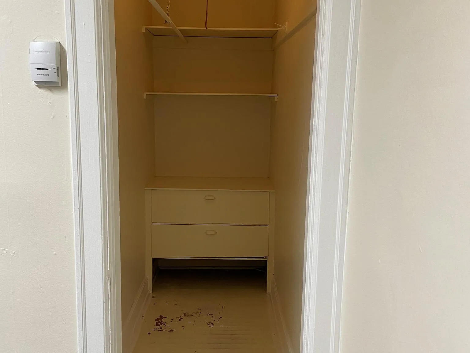 2 bed, 915 sqft, $1,070 — Photo 3