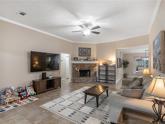 5th image of 1312 Baywood Ln