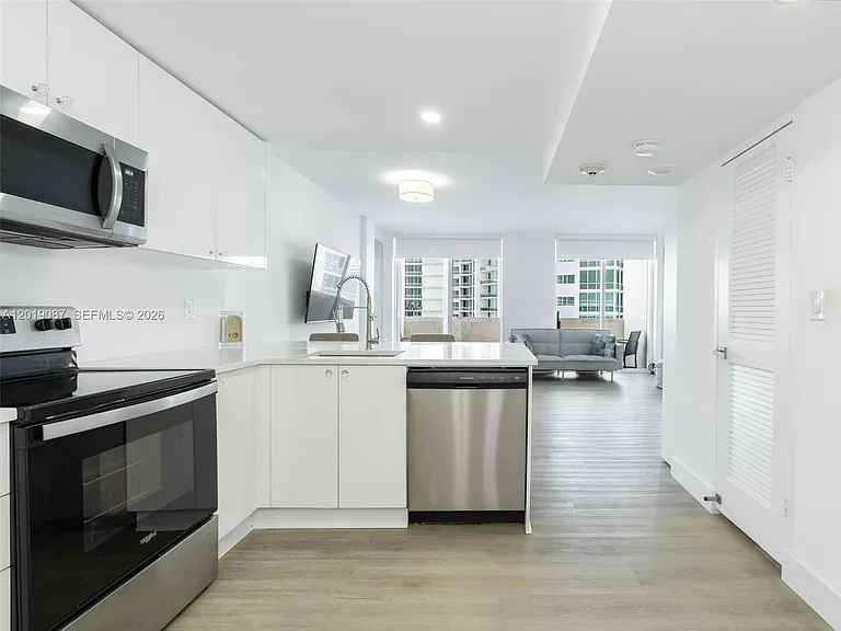 10275 Collins Ave #1502 — Photo 11