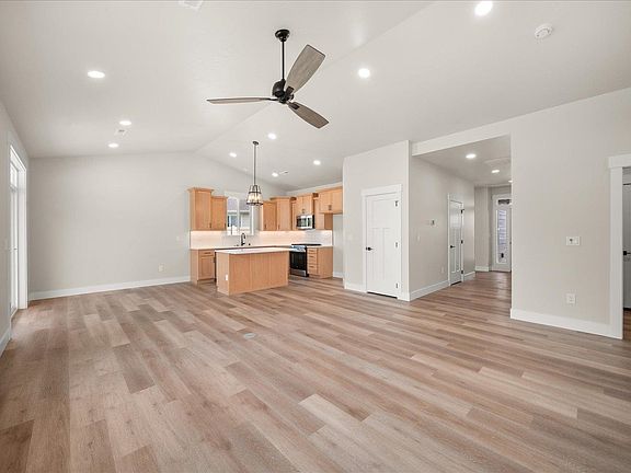 5th image of 18191 N Morton Ct