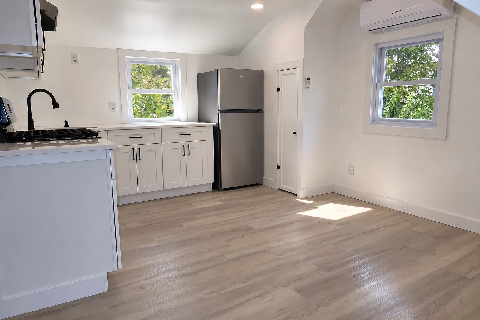 1 bed, $2,000 — Photo 1
