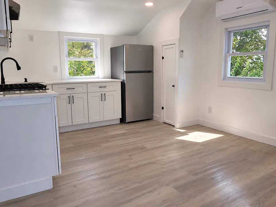 5 Marion Ave #2