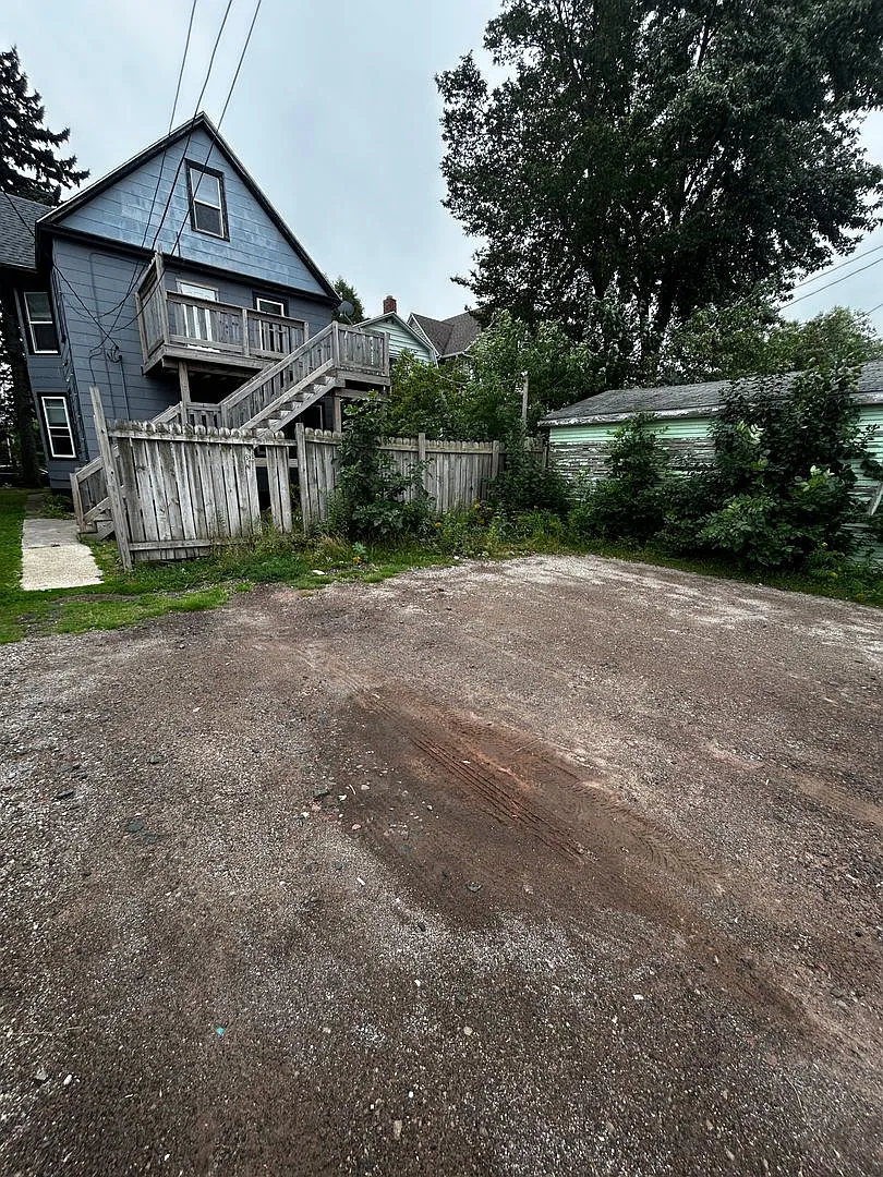 1209 N 16th St — Photo 3