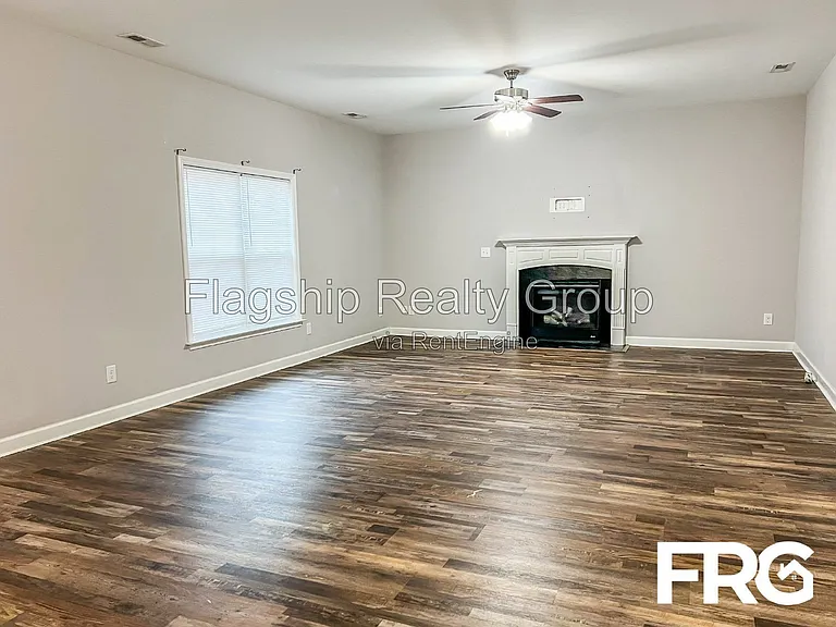 491 Fallingbrook Dr — Photo 21