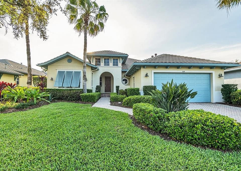 1st image of 904 Riverscape St